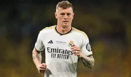 toni kroos bola de ouro 2024